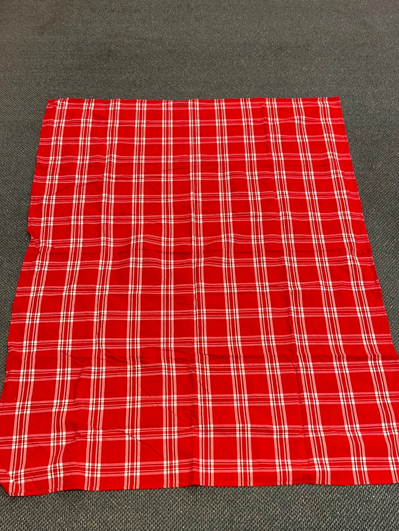 Gently Used Tablecloth (Set of 2)